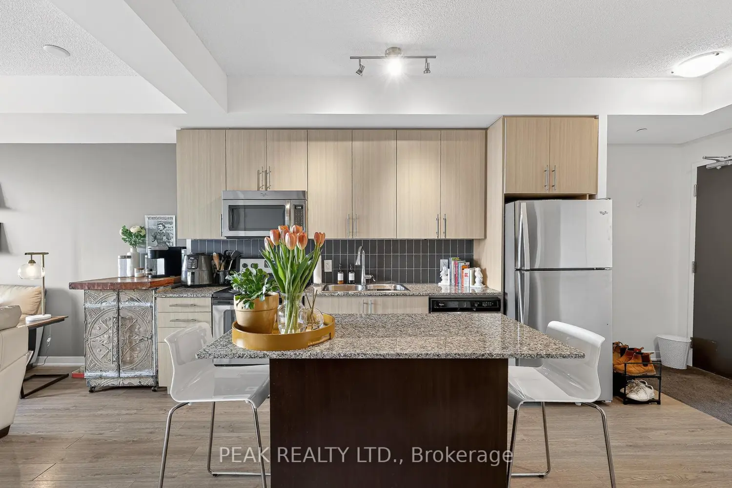 85 Duke Street 1006 photo 3