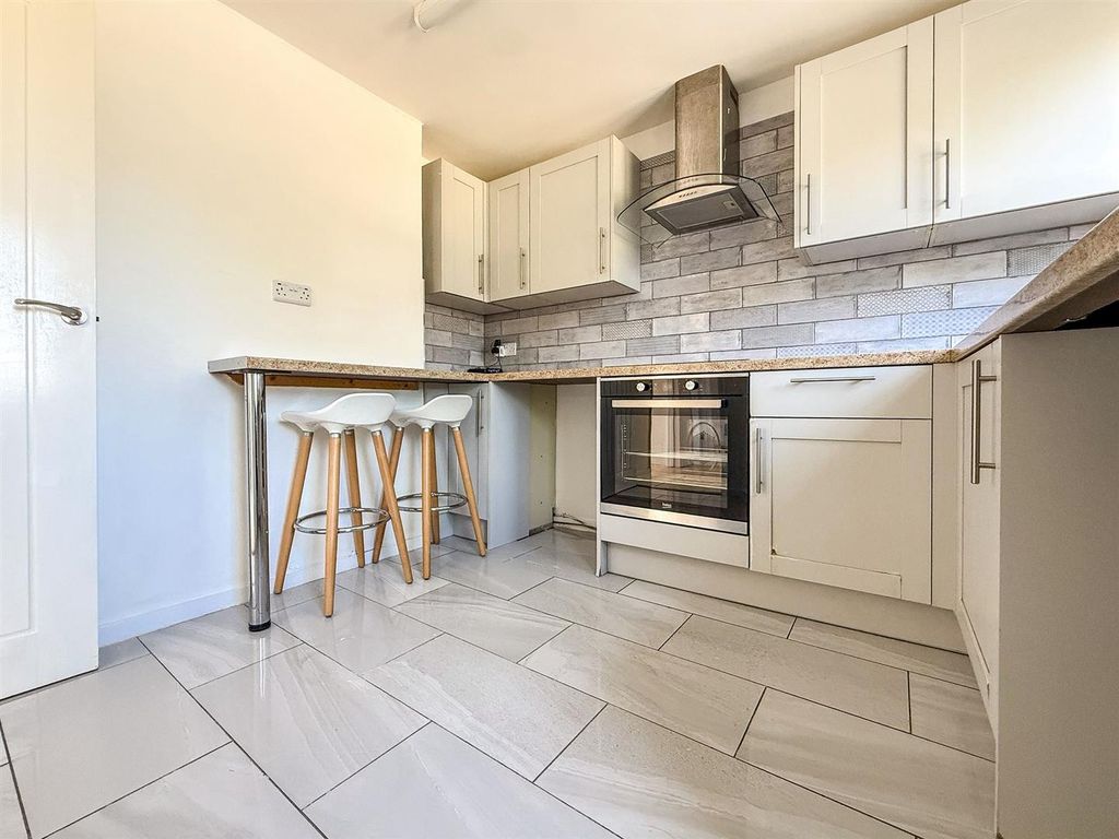 Additional image 5 of 1 bed flat for saleBlendworth Crescent, Havant PO9