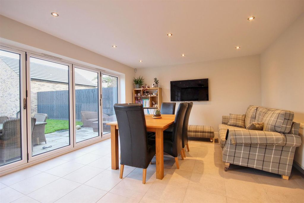 Additional image 17 of 5 bed detached house for saleEyre Grove, Hornsea HU18