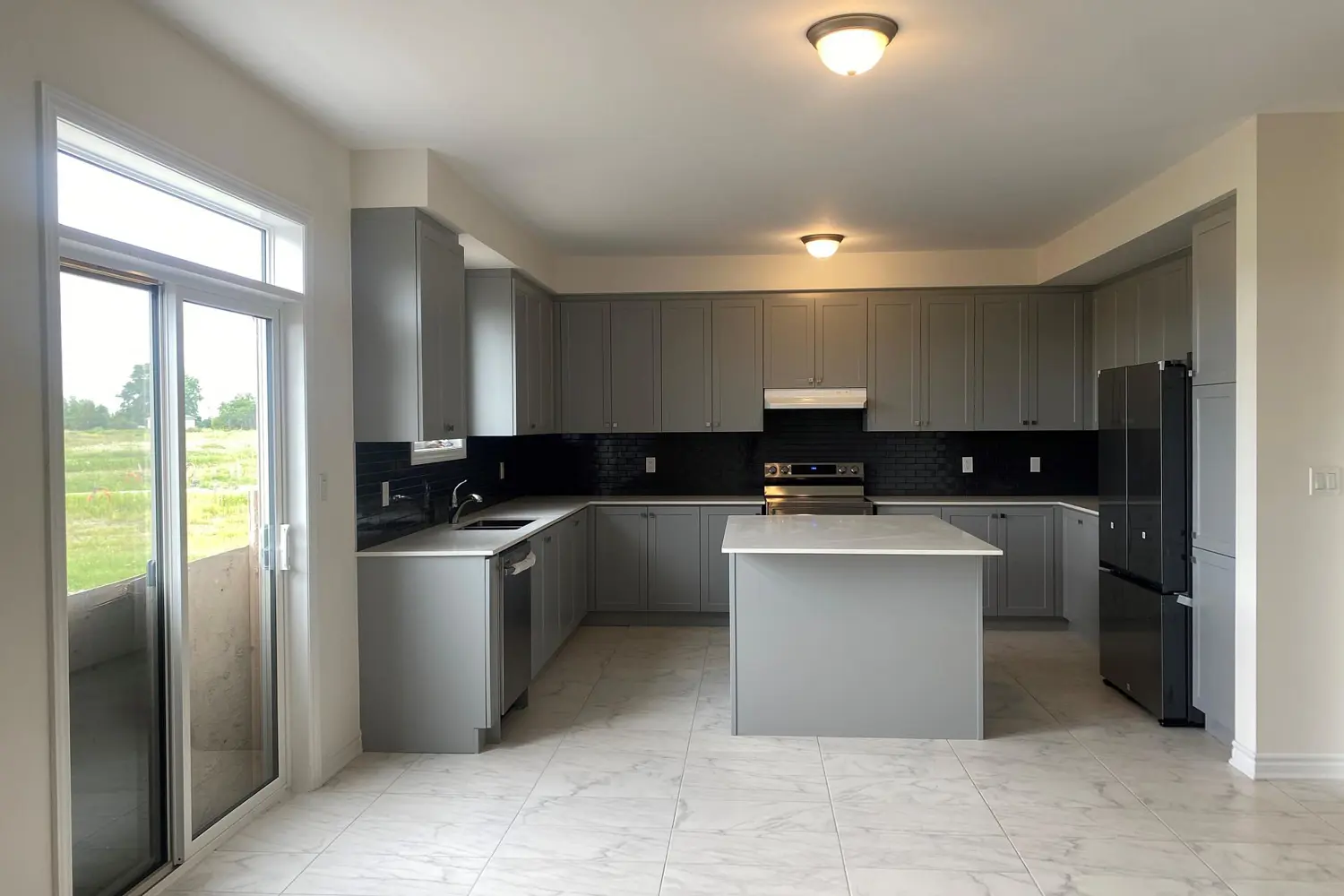 74 Oriole Crescent photo 3