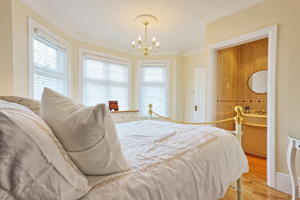 Additional image 21 of 6 bed detached house for saleErnest Road, Emerson Park RM11