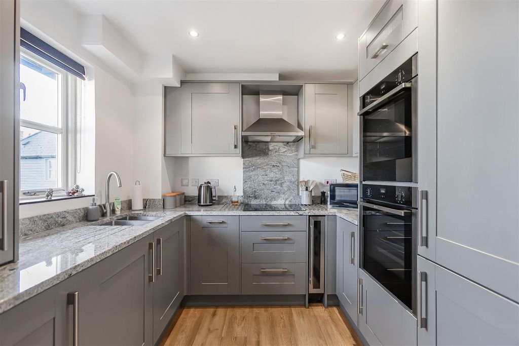 Additional image 9 of 2 bed flat for saleCoopers Court, Hertford, Hertford SG14