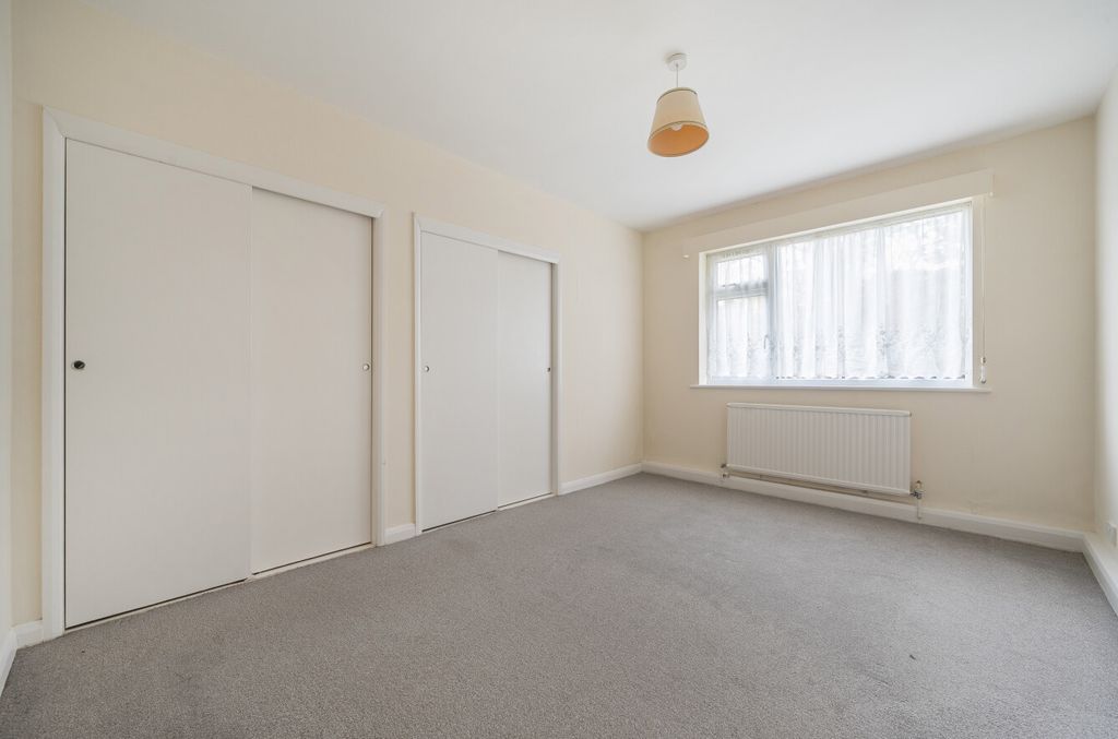 Additional image 8 of 2 bed flat for saleHindhead, Surrey GU26
