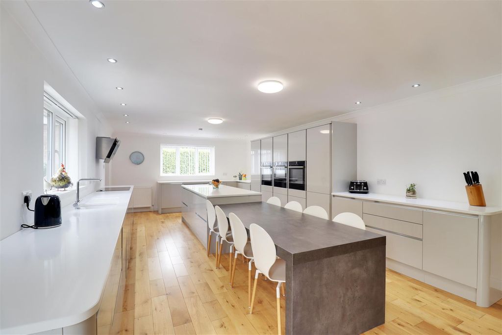 Additional image 4 of 5 bed detached bungalow for saleTall Trees, Hessle HU13