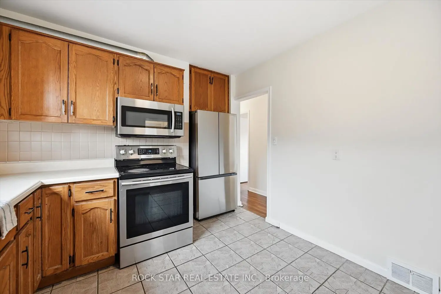 324 East 33Rd Street photo 5