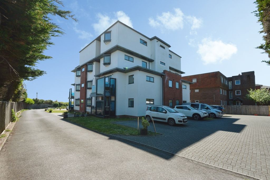 Additional image 14 of 2 bed flat for saleChannel House, 386 Sea Front, Hayling Island, Hampshire PO11
