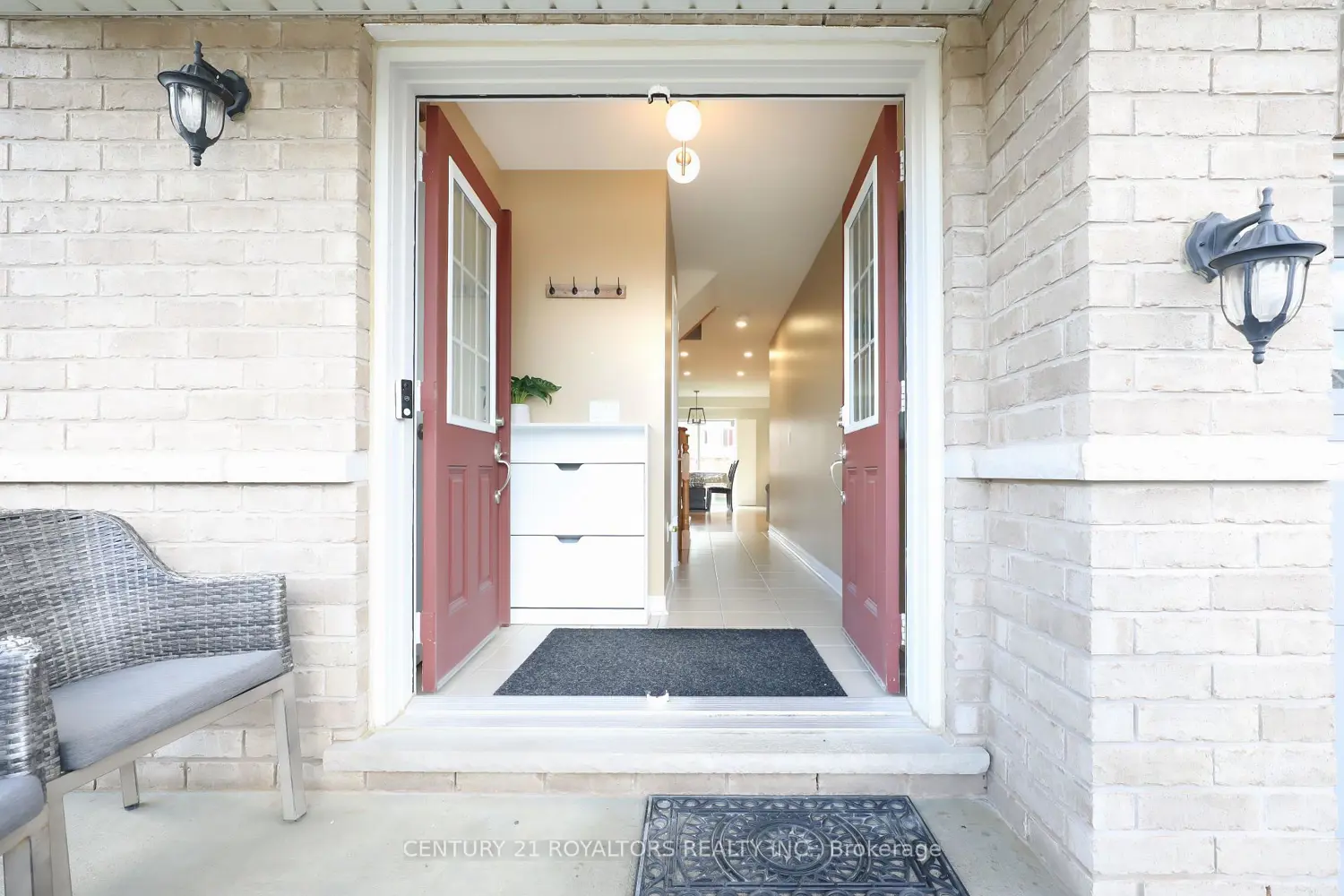 386 Thompson Street photo 3