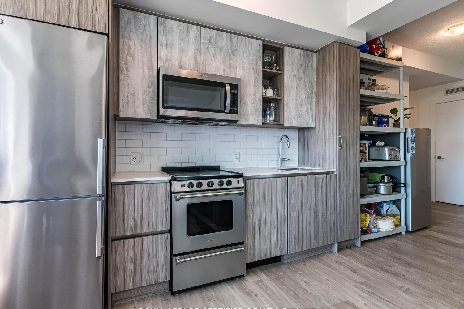 251 Manitoba Street 715