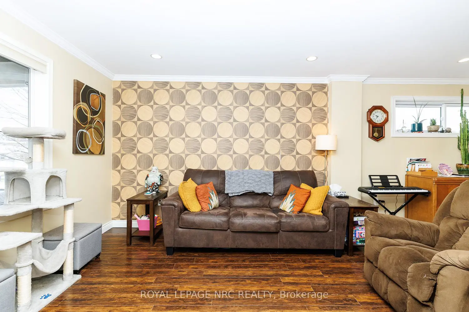 78 Russell Avenue photo 5