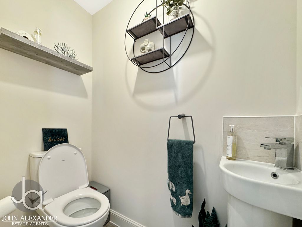 Additional image 11 of 4 bed detached house for salePrimrose Avenue, Dovercourt CO12