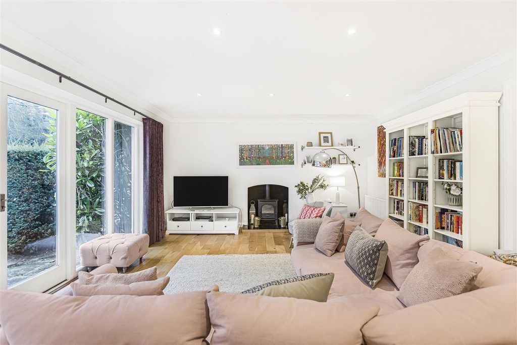 Additional image 14 of 6 bed detached house for saleHertingfordbury Road, Hertingfordbury, Hertford SG14