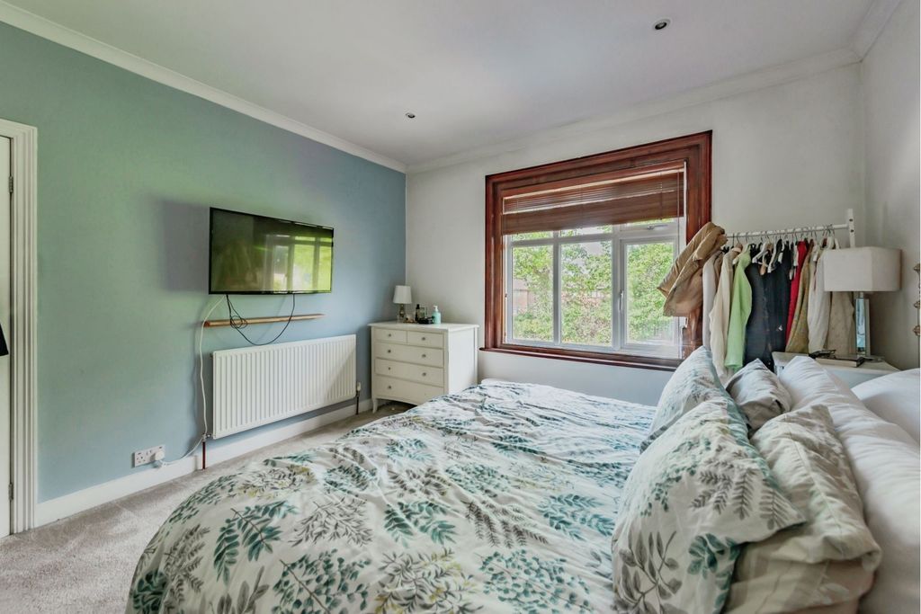 Additional image 26 of 2 bed flat for saleBrighton Road, Horley RH6