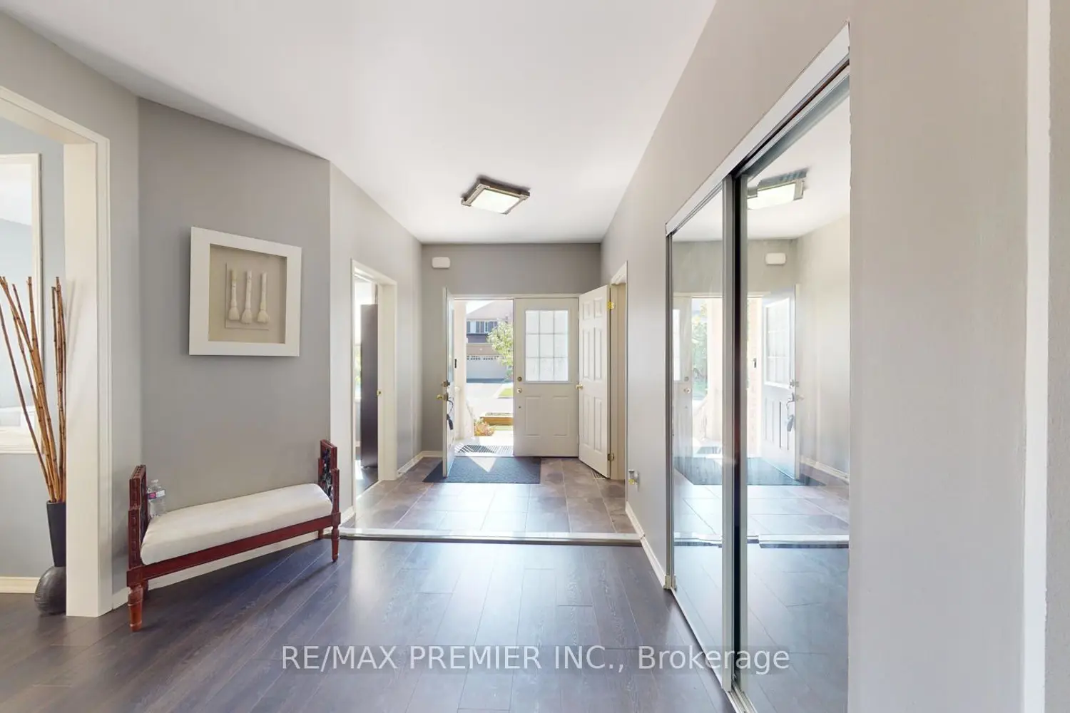2307 Pilgrim Square photo 3