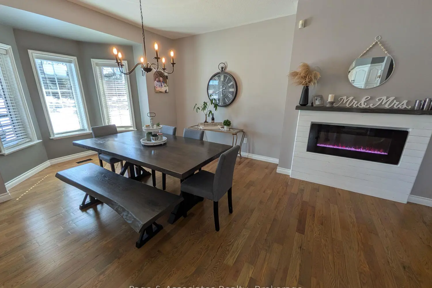 933 Arcand Road photo 2
