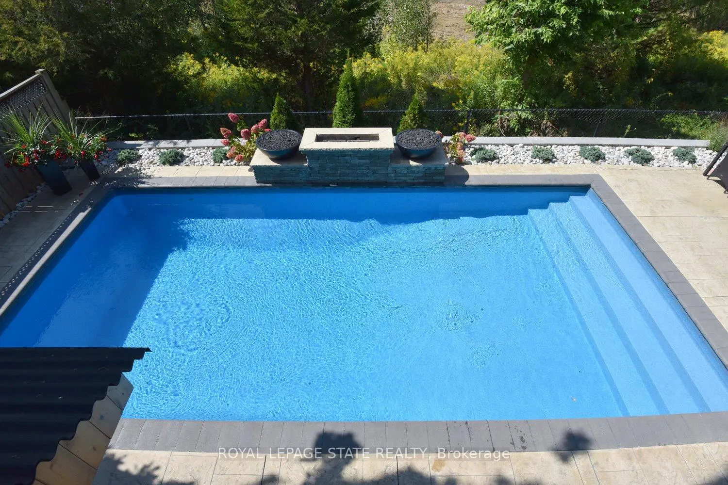 483 Valridge Drive photo 3