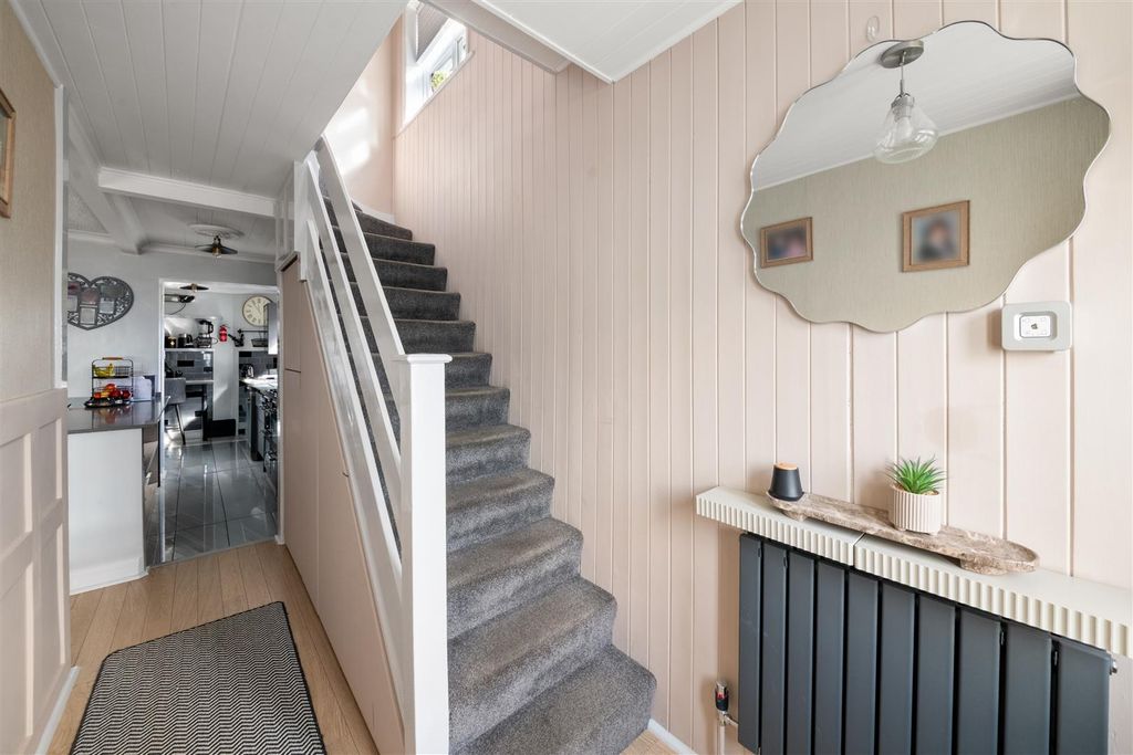 Additional image 17 of 5 bed semi-detached house for saleBotwell Lane, Hayes UB3