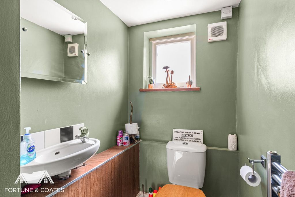 Additional image 28 of 4 bed detached house for saleRoydon Road, Harlow CM19