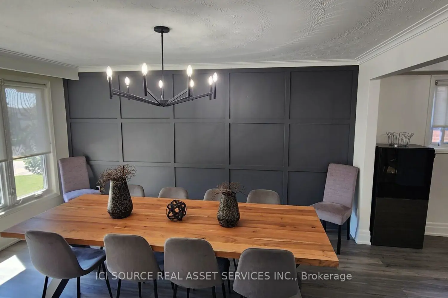 438 Woodbridge Avenue photo 2