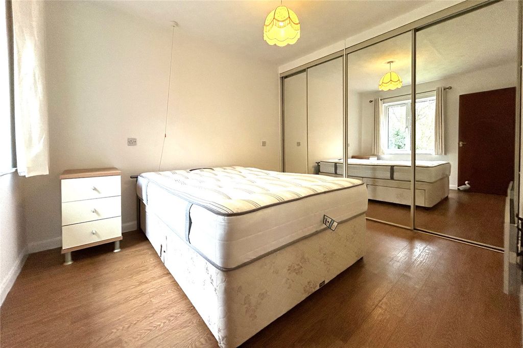 Additional image 4 of 2 bed flat for saleBerry Court, Hook, Hampshire RG27