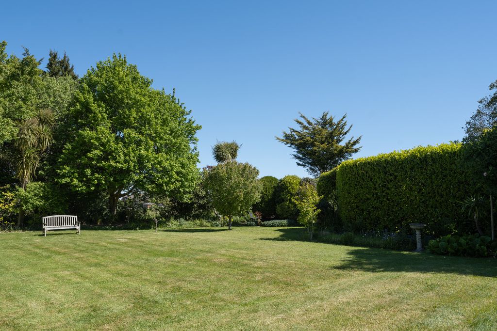 Additional image 30 of 4 bed detached house for saleCottrell Farmhouse, Hayling Island, Hampshire PO11