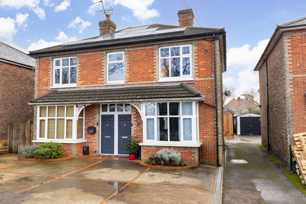 2 bed maisonette for saleBrighton Road, Horley RH6