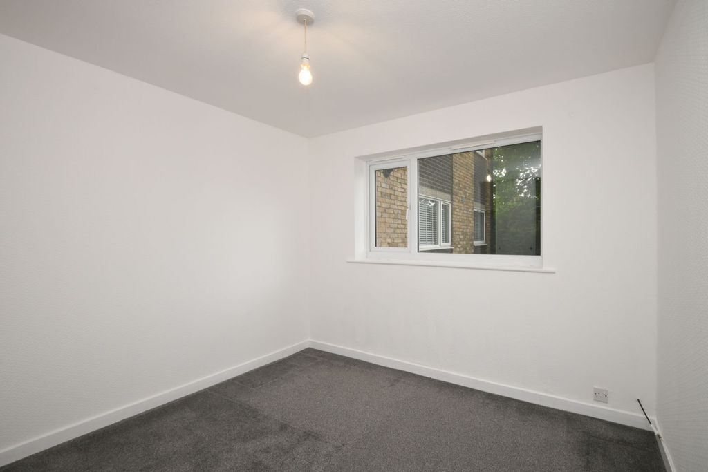 Additional image 9 of 2 bed flat for saleLampits, Hoddesdon EN11