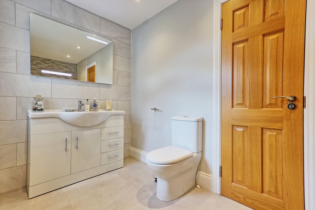 Additional image 37 of 6 bed detached house for saleErnest Road, Emerson Park RM11