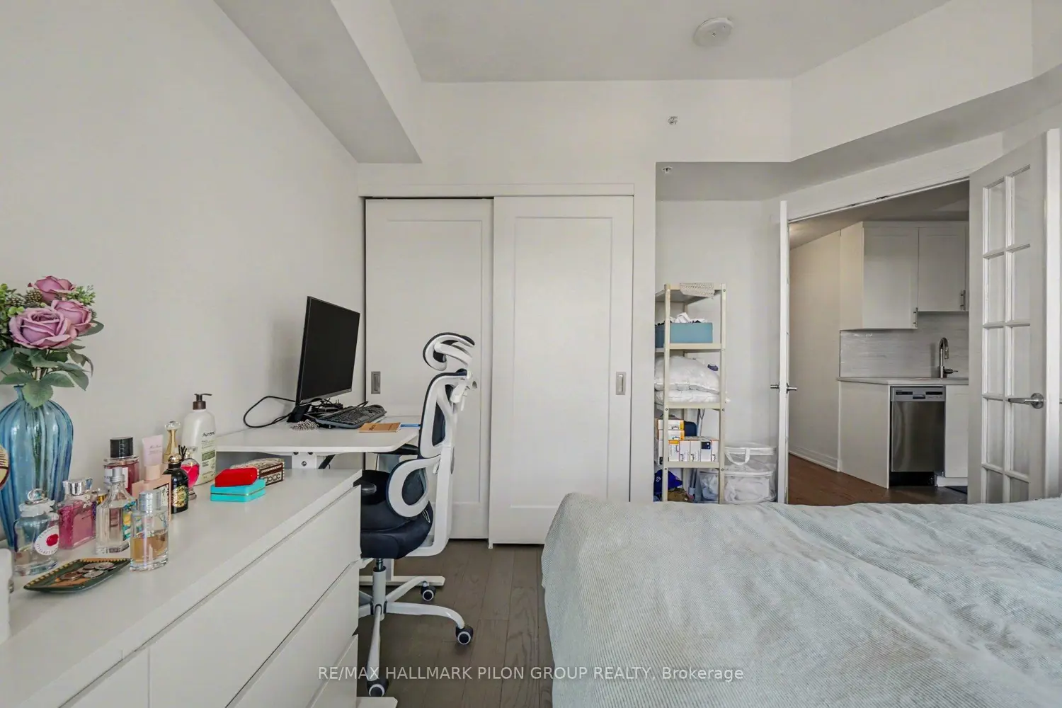 Additional image 8 of 805 Carling Avenue 908