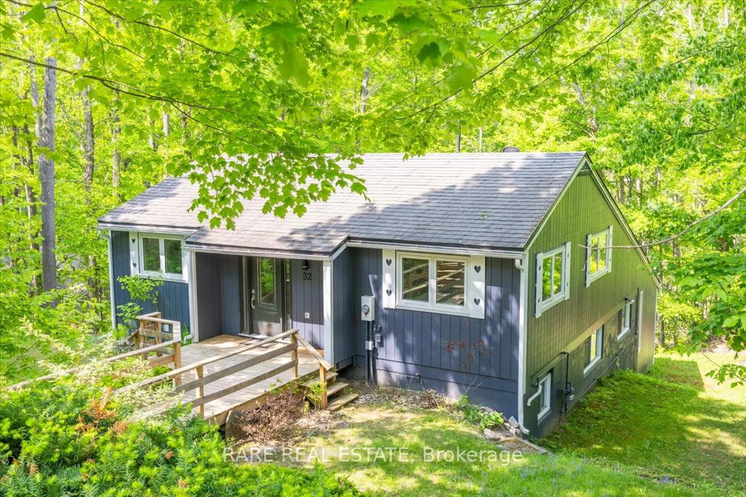 32 Oneida Avenue