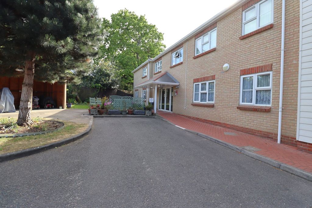 1 bed property for saleSouthend Road, Hockley SS5