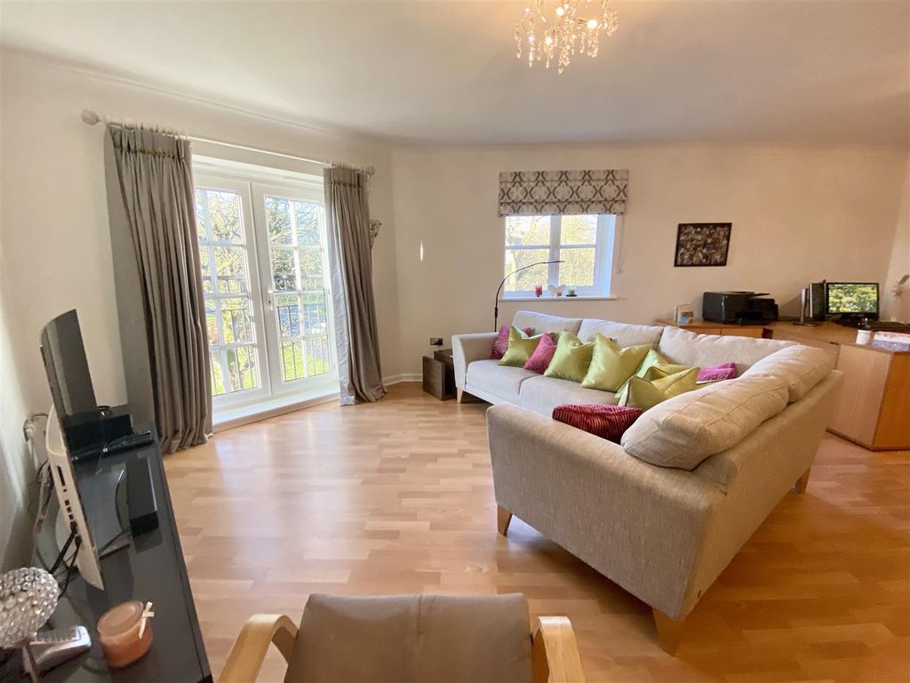 Additional image 4 of 2 bed flat for saleAlmond Court, Northowram, Halifax HX3