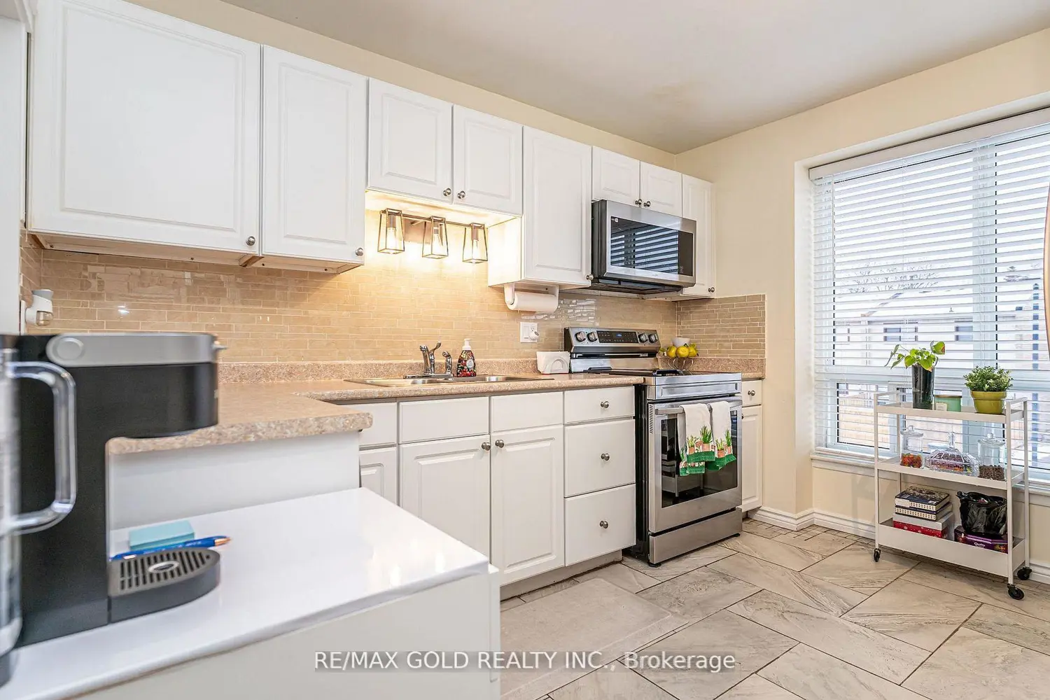 33 Guildford Crescent 33 photo 5