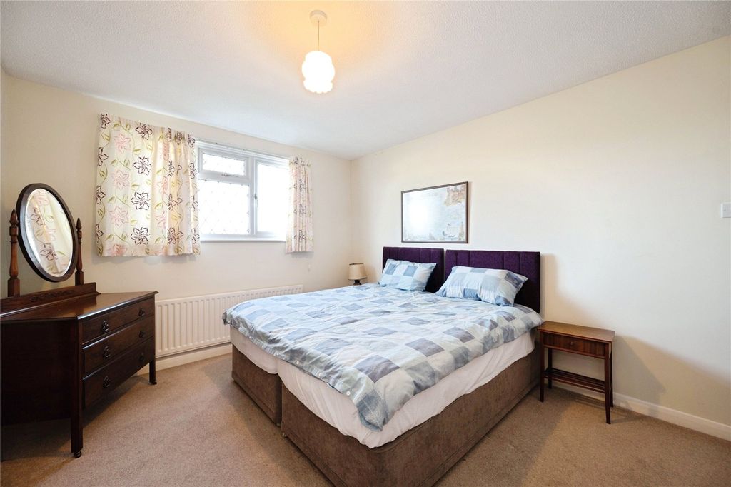 Additional image 10 of 4 bed detached house for saleMarine Walk, Hayling Island, Hampshire PO11
