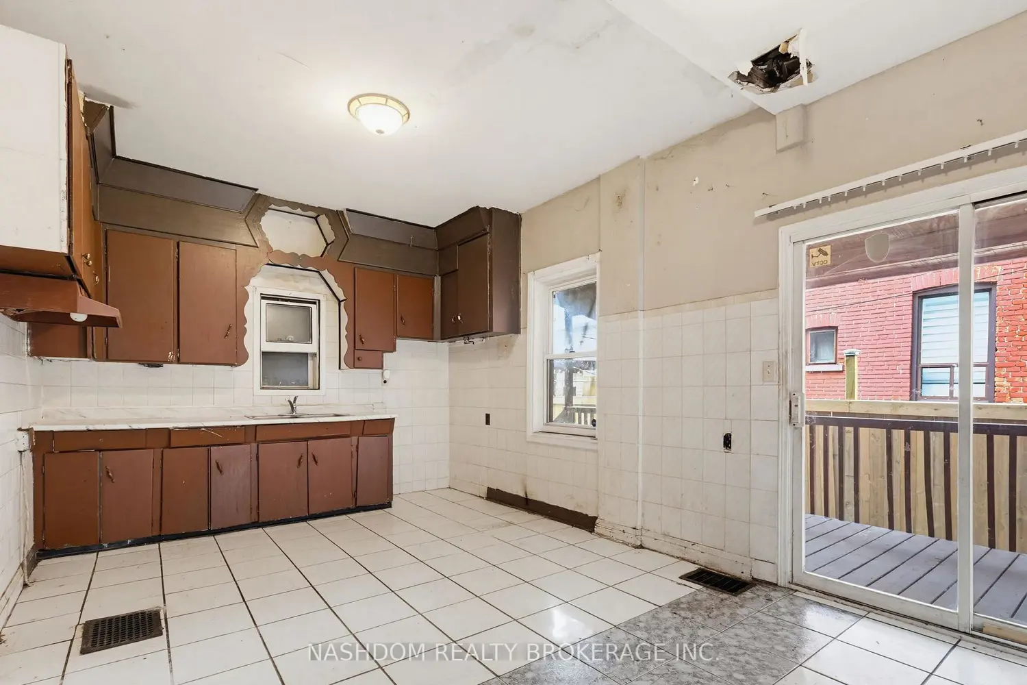 249 Wentworth Street photo 4