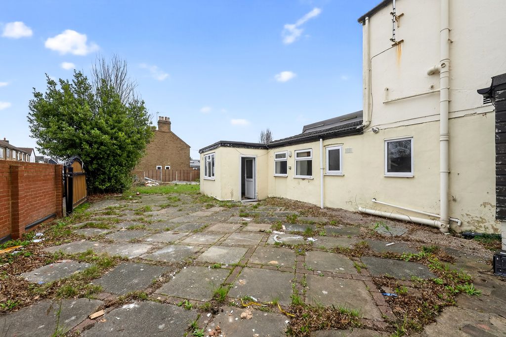 Additional image 24 of 5 bed detached house for saleWalton Road, Hoddesdon EN11