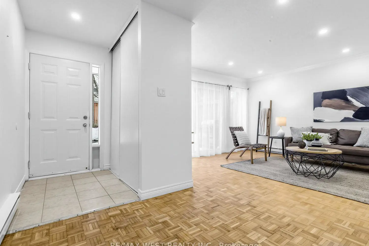 246 Milestone Crescent 117 photo 4