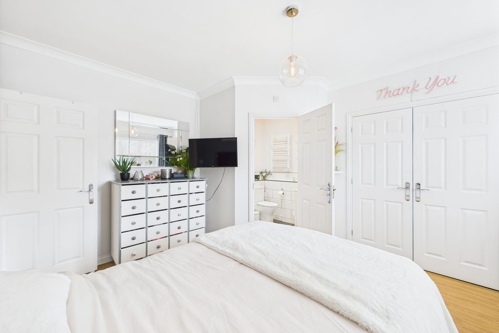 Additional image 19 of 2 bed flat for saleStationers Place, Hemel Hempstead HP3