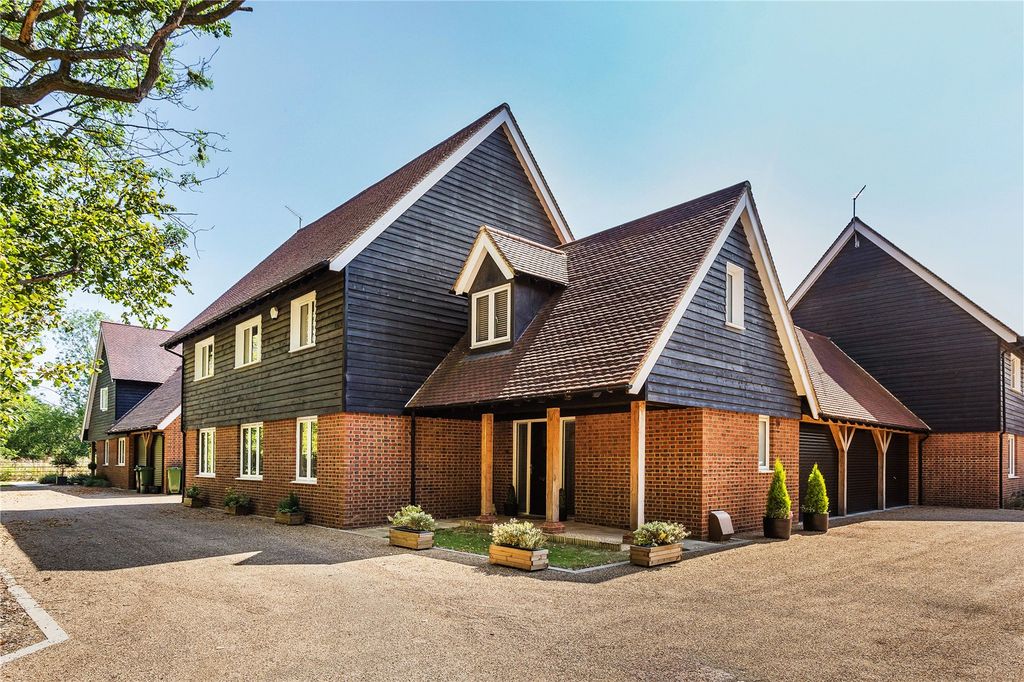 4 bed detached house for saleMalthouse Lane, Horley, Surrey RH6