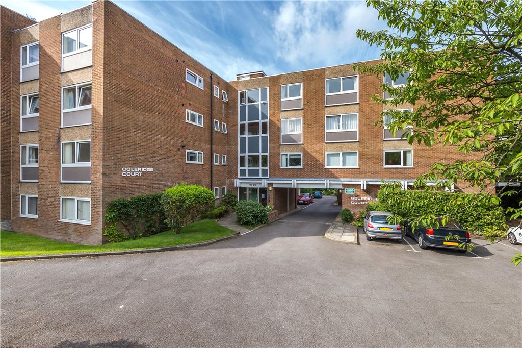 3 bed flat for saleColeridge Court, Harpenden, Hertfordshire AL5