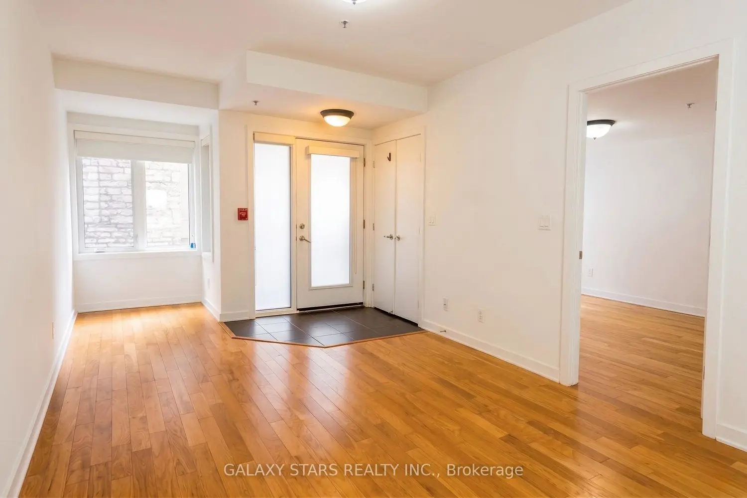 458D King Edward Avenue 209 photo 2
