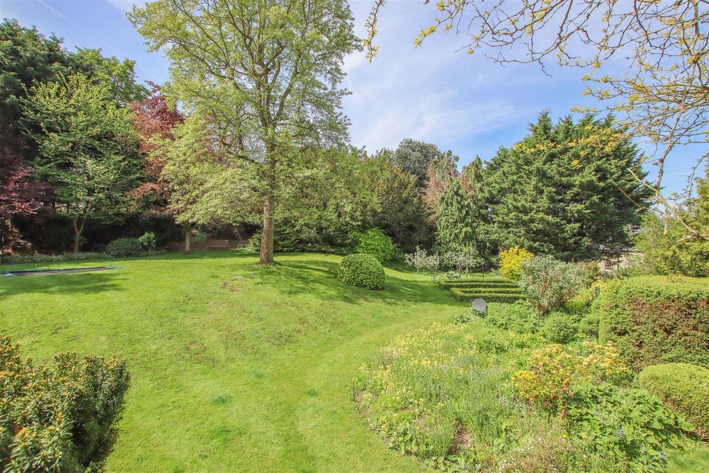 Additional image 39 of 6 bed detached house for saleHertingfordbury Road, Hertingfordbury, Hertford SG14