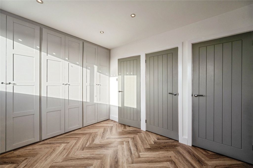 Additional image 9 of 2 bed maisonette for saleCreek Road, Hayling Island, Hampshire PO11