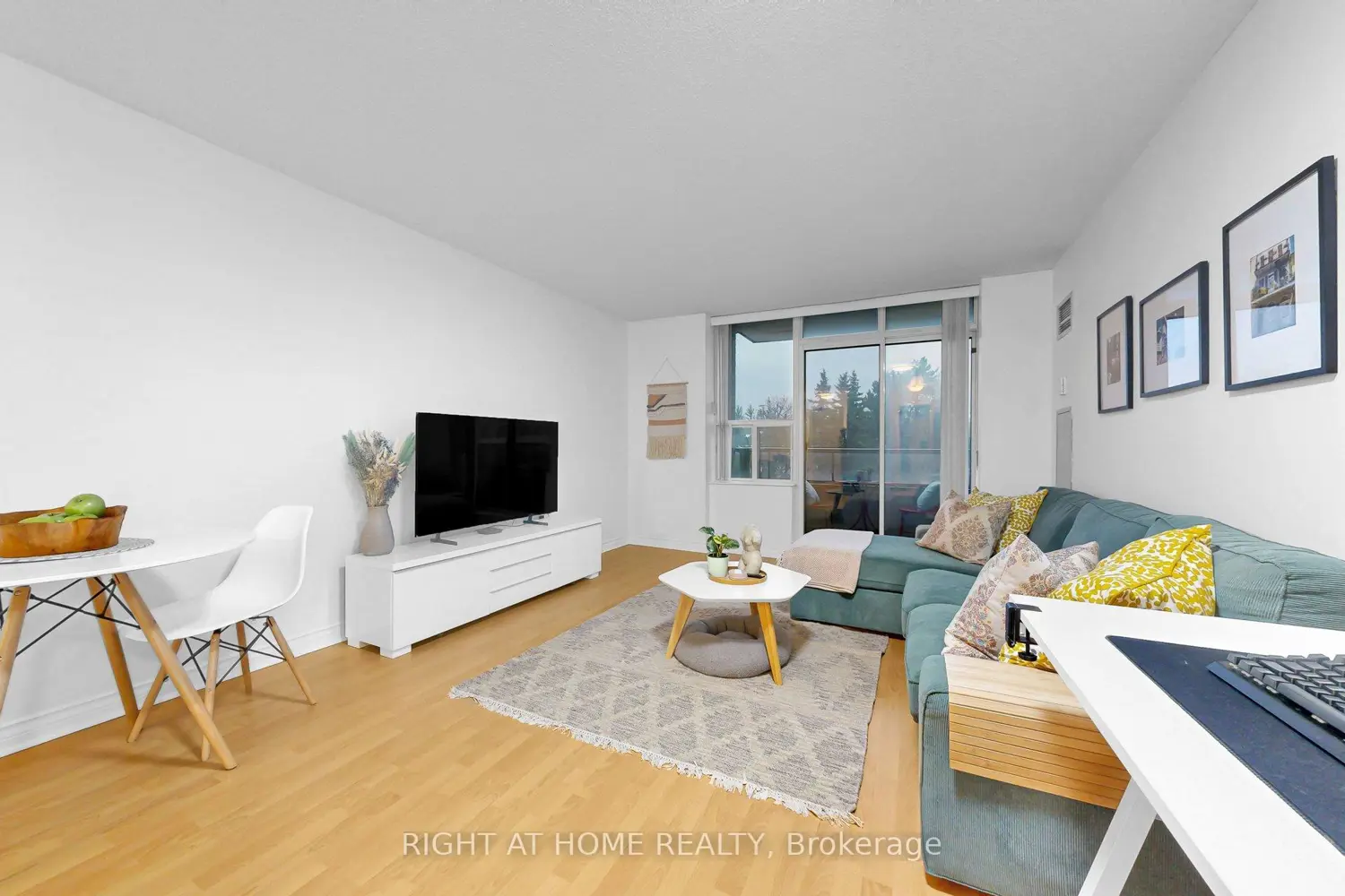 Additional image 4 of 2100 John Street 216