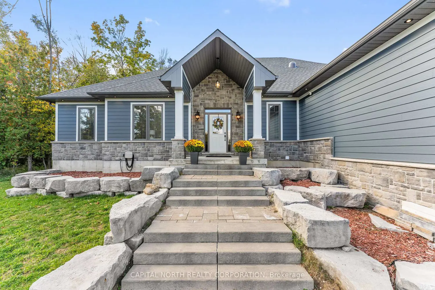 3496 Crescent Harbour Road photo 2