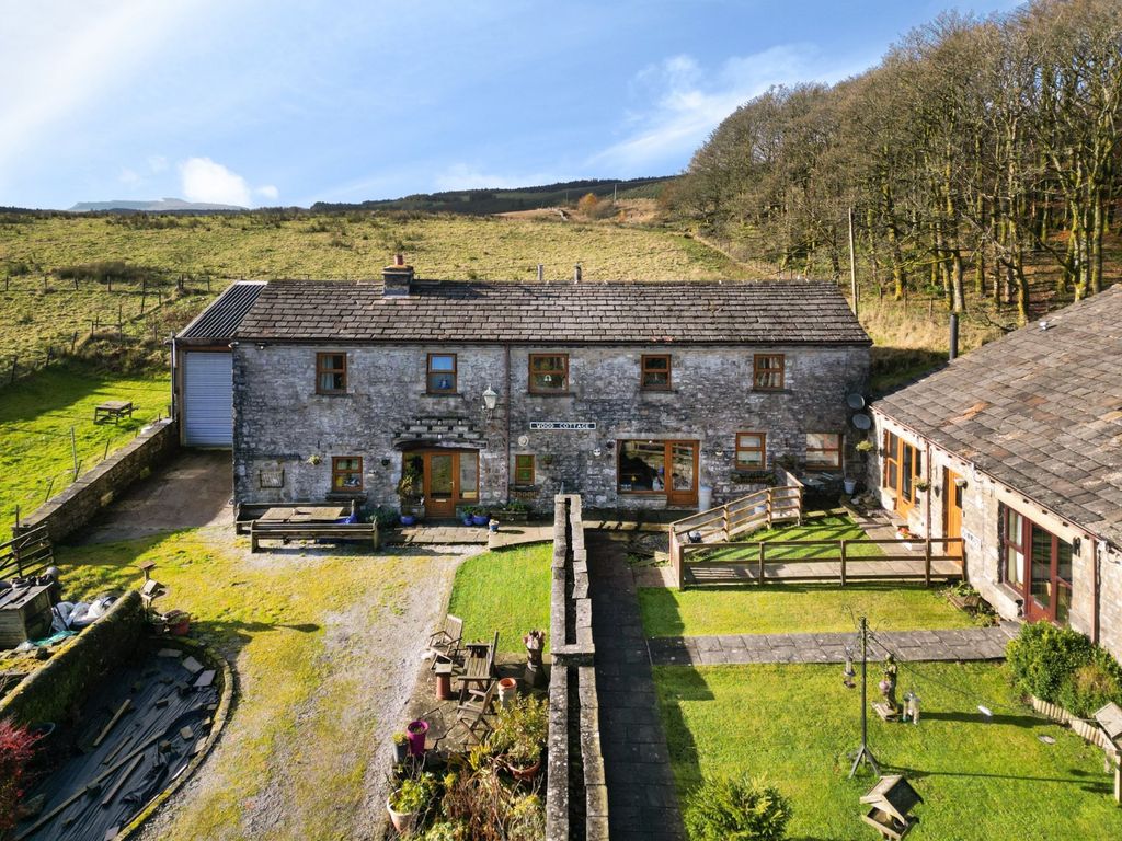 3 bed barn conversion for saleBuckden, Skipton BD23 photo 5
