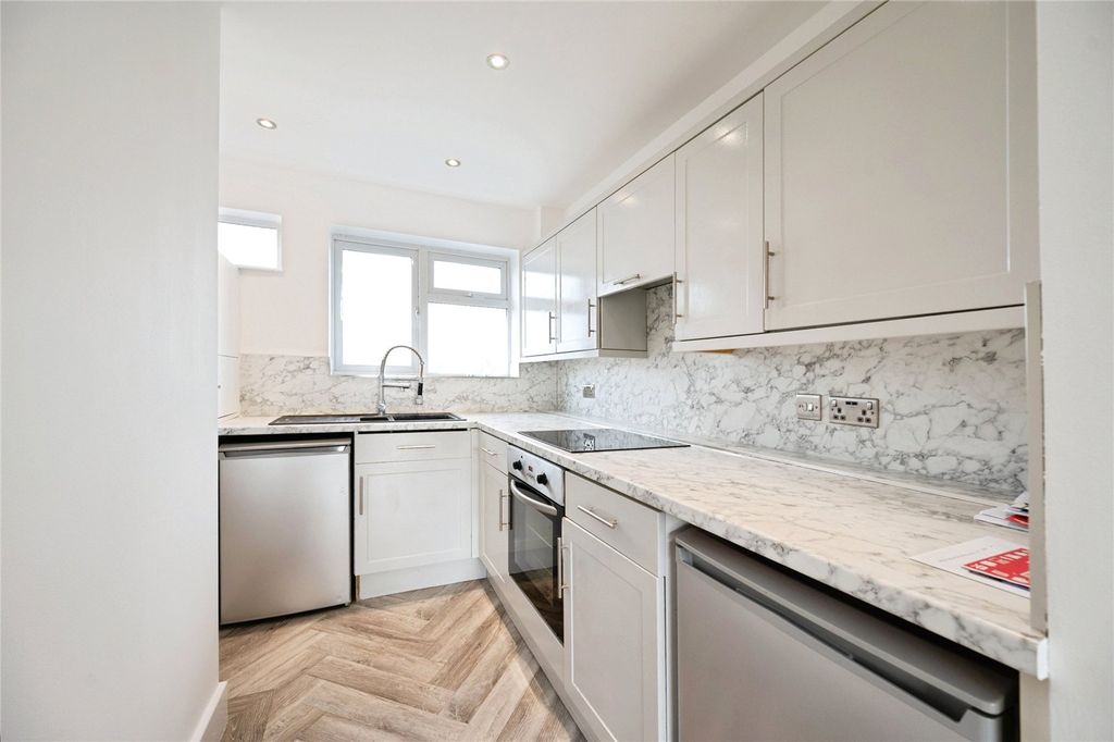 Additional image 10 of 2 bed maisonette for saleCreek Road, Hayling Island, Hampshire PO11