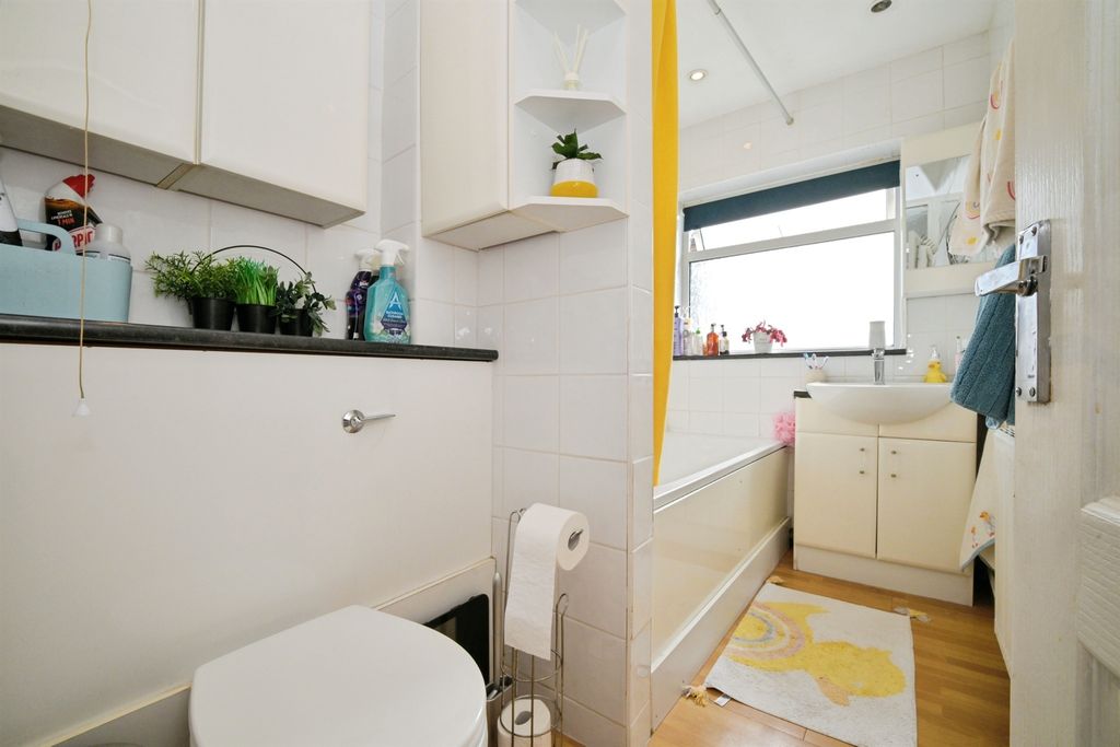 Additional image 10 of 2 bed flat for salePark View, Hoddesdon EN11