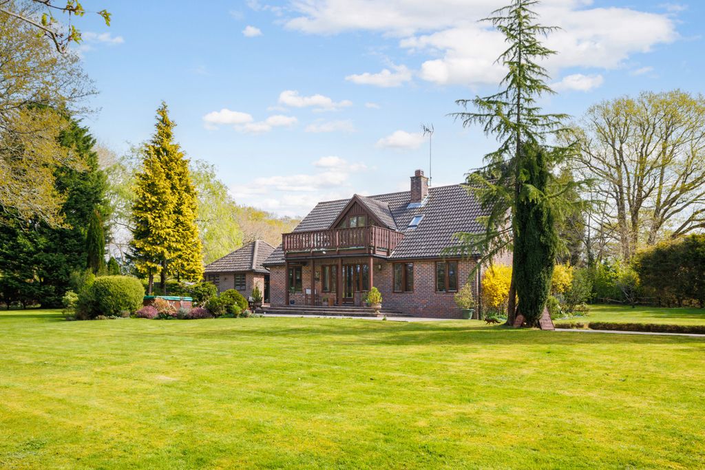 4 bed detached house for saleShaws Lane, Southwater RH13