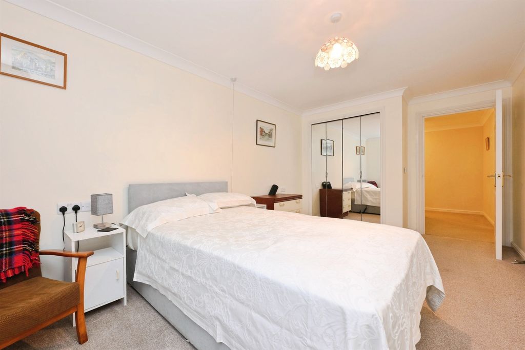 Additional image 12 of 2 bed flat for saleBrocket Road, Hoddesdon EN11