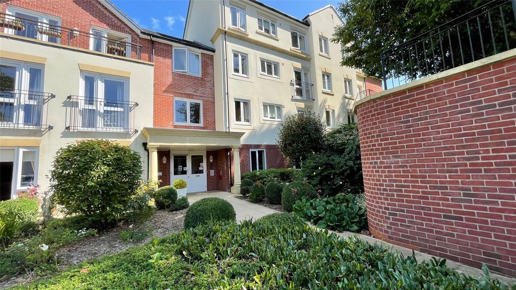 2 bed flat for saleLangford Road, Honiton, Devon EX14